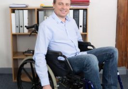 MedMobile Self Transport Folding Wheelchair Review